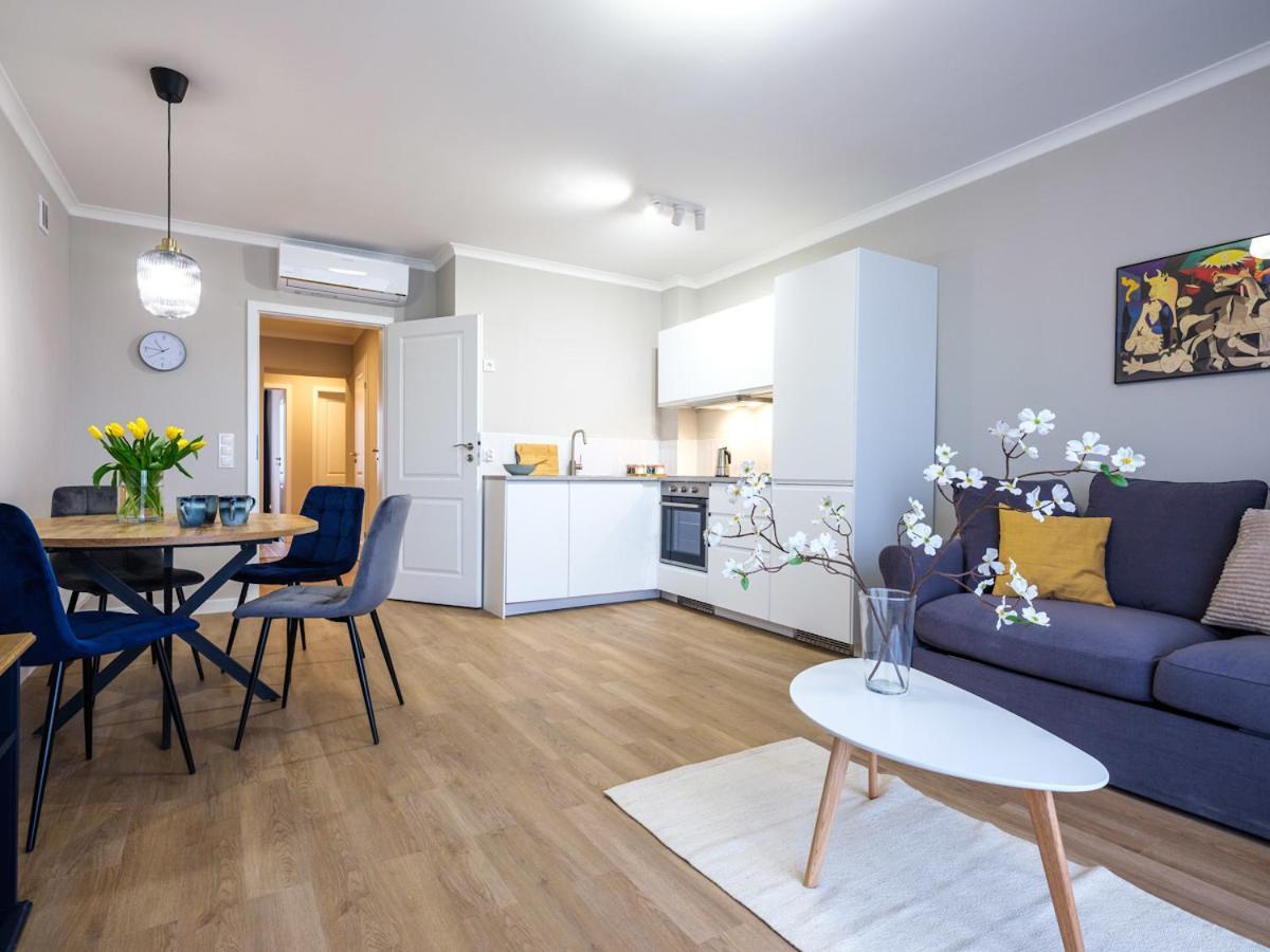 Tyzenhauz Suites Topolowa Красков Екстериор снимка